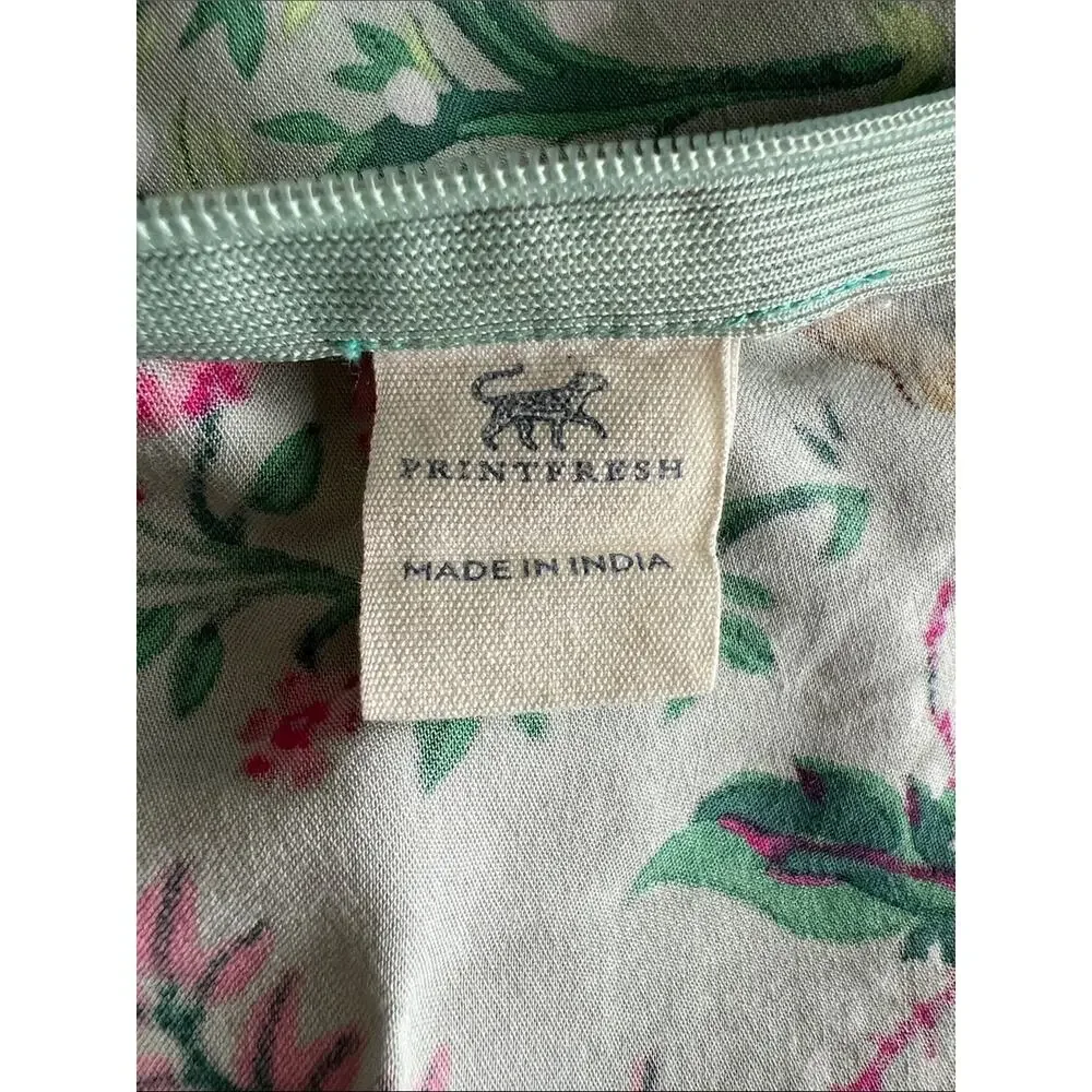 Printfresh Home Goods Camel's Courtyard Print Queen Size Zip Pillowcase